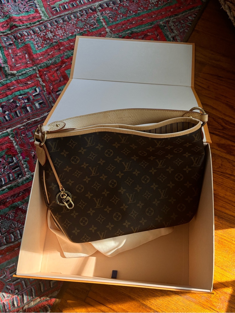 Louis Vuitton Monogram Canvas Shoulder Bag in Brown and Natural - Picture 5 of 9